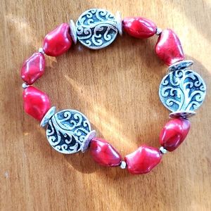 Stones and silver plated stretch bracelet